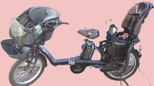 360土日もお子様と土足のままご試乗可能です。バカ親切な電動自転車屋  ️２０インチ、チャイルドシート、２人乗り、３人乗り、１人乗り電動自転車    安心保障の３カ月・無料交換保証、１００日間・点検無料サービス付き  オプション無料。後ろチャイルドシートをかごに変更して１人乗りに変更も可能です。  １回の充電で３０ｋｍ以上の走行が可能です。山手線を半周くらいの距離を走れます。  バッテリーは、新品の９０％以上の性能を保持していて、コンディション良好です。  ２０インチ、