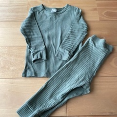 ①6-9M H&M 男の子　セットアップ