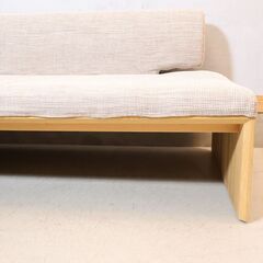 karimoku(カリモク家具)のCU57モデルのコーナーソファーです。3人掛椅子と2人掛椅子がセットのL字ソファ。ダイニングにゆとりを生むベンチスタイルのトリプルソファは北欧スタイルなどにオススメ♪