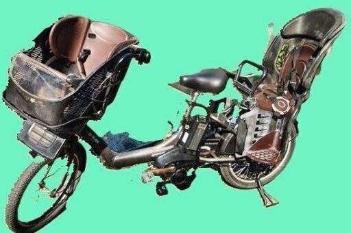 366土日もお子様と土足のままご試乗可能です。バカ親切な電動自転車屋  安心保障の３カ月・無料交換保証、１００日間・点検無料サービス付き  ️２６インチ、２０インチ、チャイルドシート、２人乗り、３人乗り、各種・電動自転車    オプション無料。後ろチャイルドシートをかごに変更して１人乗りに変更も可能です。  １回の充電で３０ｋｍ以上の走行が可能です。山手線を半周くらいの距離を走れます。  バッテリーは、新品の９０％以上の性能を保持していて、コンディション良好です。  ２
