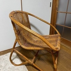 昭和レトロ。籐の椅子　500円