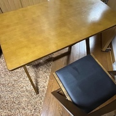 【受け渡し決まりました】折りたたみ式のテーブル&チェアー(美品)