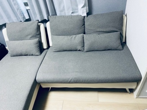 グレーと白のソファ