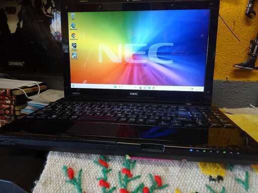 ノートパソコン 2.NEC Lavie LM750/DS6B Core i7