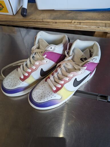 【新品・未使用・箱無し】レディース NIKE Dunk High スニーカー  24㎝