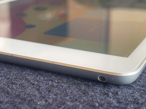 ipad 10.2インチ 第7世代2019 32GB silver WI-FI バッテリー96％ 001 