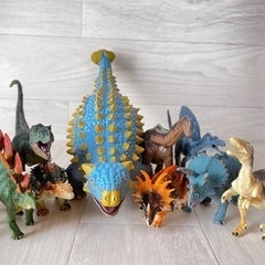 恐竜のおもちゃ10匹　中古
