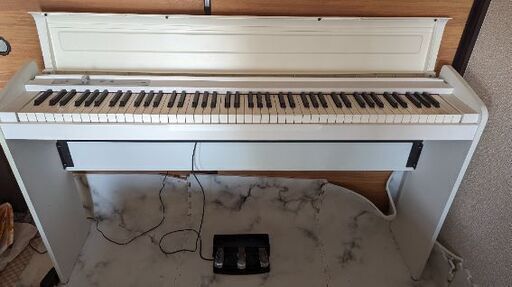 電子ピアノ　KORG LP-180 16年製