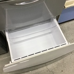 AQUA    ３ドア冷蔵庫　272L    2015年製　自動製氷なし　中古品