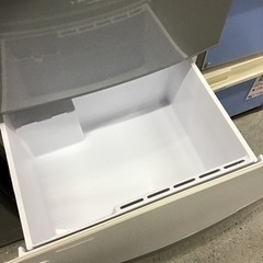 AQUA    ３ドア冷蔵庫　272L    2015年製　自動製氷なし　中古品