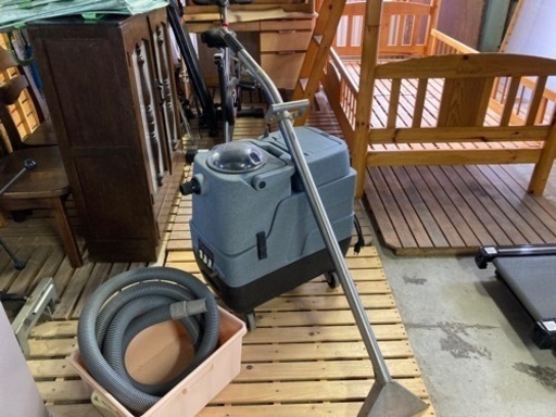 業務用カーペットクリーナー（値引き不可）