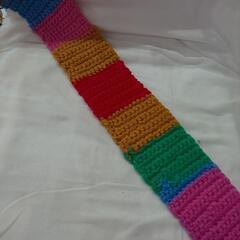 色鮮やかな 毛糸で編んだ 紐 ベルト