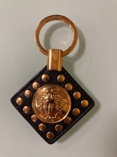 最高級　キーリング　ヴェルサーチ　キーホルダー メデューサ VERSACE キーホルダー　レア物　ヴィンテージ　本革