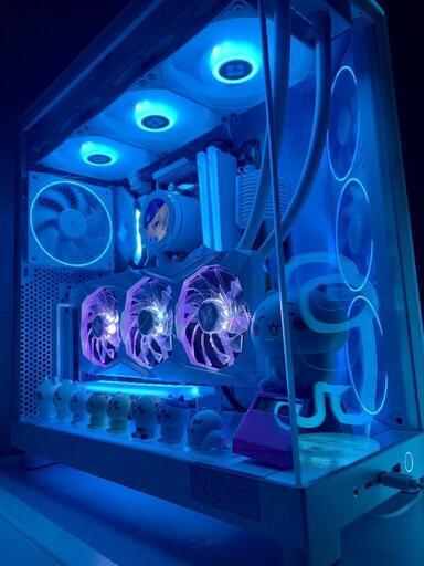 ゲーミングPC ホワイト