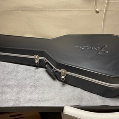 Fender ハードケース　アコギも付けます。