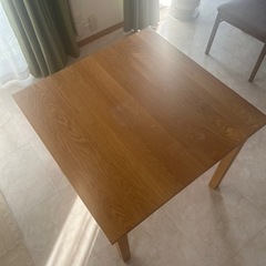 テーブル　傷、一部変色あり　約80×80cm 高さ75cm 