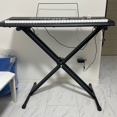 電子ピアノ　キーボード　台付き