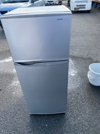 福岡市内配送無料　シャープ SHARP SJ-H12W-S [直冷式冷蔵庫 （118L・右開き） 2ドア シルバー系]