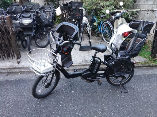 147️土日もお子様と土足のまま、いろいろなタイプの電動自転車のご試乗可能です。  ️電動自転車・リサイクル専門店　　ご試乗をしてから、ご購入できます。  ２０インチ、チャイルドシート、２人乗り、３人乗り、１人乗り電動自転車  バカ良心的な電動自転車屋１００日間・安心の無料点検・️無料交換保証サービス付き  後ろチャイルドシートを大きめのかごに変更のオプション無料です。  バッテリーは新品の９０％以上の性能です。  １回の充電で３０Ｋ