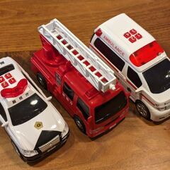 トイコー　ミニサウンド 緊急車両3点セット　消防車 & パトカー...
