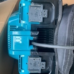 マキタ　VC260DZ　充電式背負いクリーナ(本体のみ/バッテリ・充電器別売)