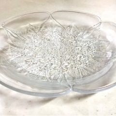ガラス皿（花柄）