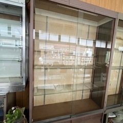 ガラスショーケース　戸棚付き　5段　木製　レトロ　戸棚