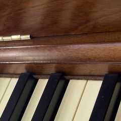 【決算セールで更にお値打ちに！】リフレッシュ済み中古ピアノ　カワイKi65f　オシャレ家具調　カワイ消音付き