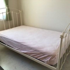 商談中！【ローラアシュレイ】セミダブルベッドフレーム