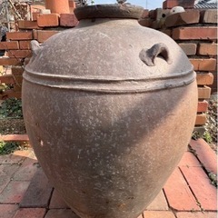 大きな壺　お庭の飾りにいかがでしょうか？