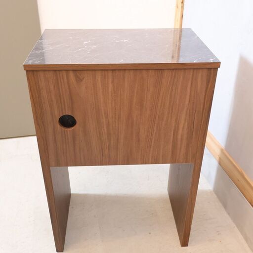 ISSEIKI(一生紀)のAULIA(アウリア)シリーズ キッチンカウンターです。耐久性の高いメラミン化粧板の天板が大理石柄でモダンな印象のレンジ台 。コンパクトなサイズで使い勝手抜群♪ - kokoelma -ココエルマ- 雑貨・中古家具・北欧家具・アンティーク家具の通販 インテリア 