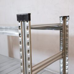 イタリア発祥の業務用シェルフ収納ブランド METALSISTEM(メタル 