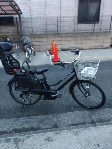 389️２０インチ、２６インチ、チャイルドシート、２人乗り、３人乗り、各種自転車    安心保障の１００日間・点検無料サービス付き、３カ月・無料交換保証、  土日もお子様と土足のままご試乗可能です。バカ親切な電動自転車屋  オプション無料。後ろチャイルドシートをかごに変更して１人乗りに変更も可能です。  １回の充電で３０ｋｍ以上の走行が可能です。山手線を半周くらいの距離を走れます。  バッテリーは、新品の９０％以上の性能を保持していて、コンディション良好です。  ２０イ