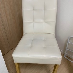 ホワイト　椅子