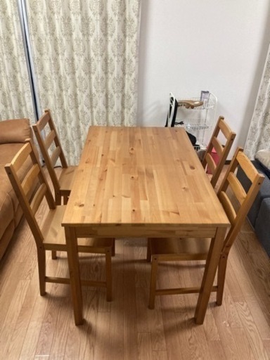 IKEA ダイニングテーブルセット　　お話中