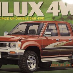 アオシマ　トヨタハイラックス４WD　