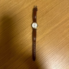 ブラウンの腕時計