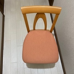 ドレッサーの椅子