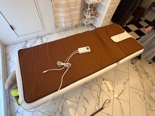 早い者勝ち！電動エステベッド＆備品一式！ ベッド セレクション 