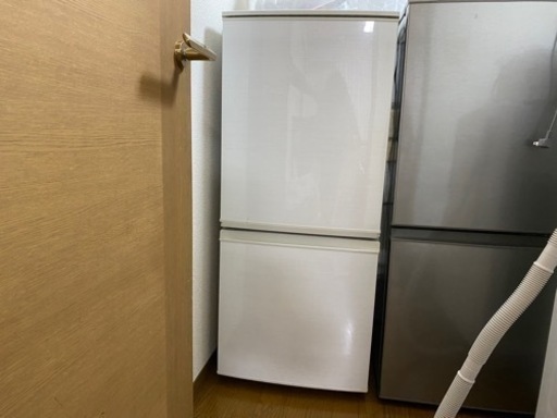 配送可 冷蔵庫 SHARP 137L ノンフロン冷凍冷蔵庫