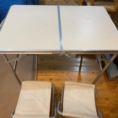 アウトドア折りたたみテーブル(椅子付き)