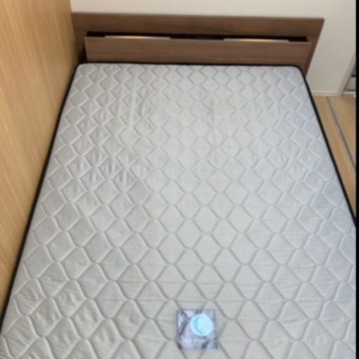 美品　ダブルベッド