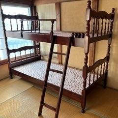 昭和レトロな2段ベッド
