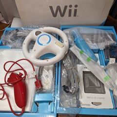 任天堂Wii　ヌンチャク、コントローラー、ハンドル追加付き