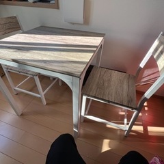 【無料】テーブル・椅子セット