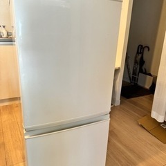 冷蔵庫 シャープ137L 