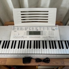カシオ　電子ピアノ　キーボード　LK-221