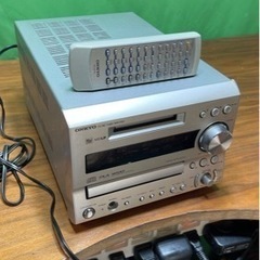 Onkyo CDMDコンポ　本体とリモコン(電池はつきません)ジャンク