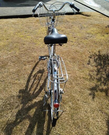 【お取引中】　値下げ！！　26インチ　3段変速　シティサイクル　自転車　白色 お取引中】 値下げ！！ 26インチ 3段変速 シティサイクル 自転車 白色