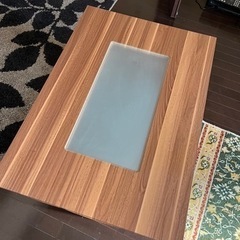 木製調ガラステーブル